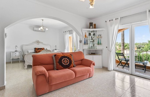 Monte Raposo House | Villa Camaleão c/Piscina de Cascata by LovelyStay