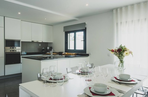 Salir do Porto Villa | Villa das Hortas: new, modern villa near beach & facilities @ Silver Coast