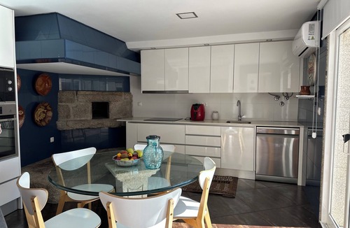 Perre House | Villa dos Amados - Pool & Sports Retreat near Viana do Castelo