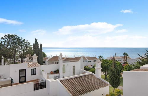 Vale do Lobo Villa | Villa 'Estrela Do Mar' with Sea View, Wi-Fi and Air Conditioning