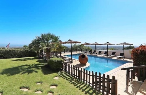 Loule Villa | Villa Faustine, huge lawn, sea view, kid play area