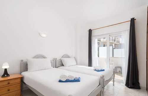 Guia Villa | Villa Harpista in Guia by Ideal Homes