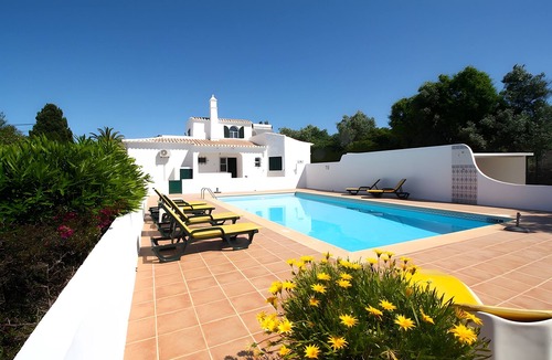 Mato Serrao Villa | Villa 'In Carvoeiro' with Sea View, Wi-Fi and Air Conditioning