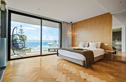 Sao Martinho Villa | Villa Japandi Heated Pool 360º Rooftop Solarium Bay View Barbecue Gym