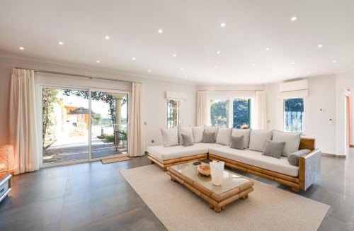 Olhao House | Villa Luso w/Heated Pool - Spacious & Peaceful