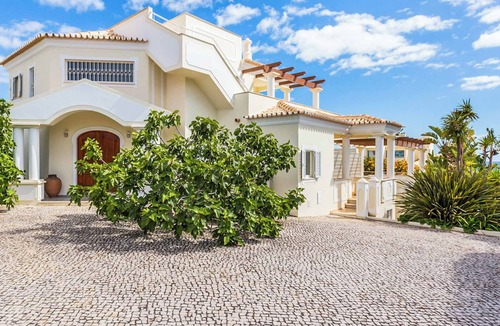 Gale Villa | Villa Luz Figueiras - Four Bedroom Villa, Sleeps 8