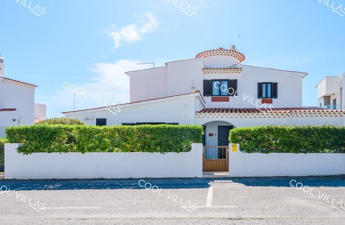 Areias de Sao Joao House | Villa Margarida - heatable pool, walking distance to beach & restaurants