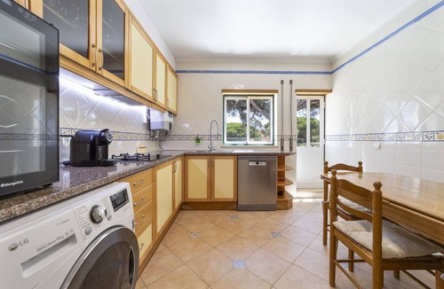 Aldeia das Acoteias Ski Chalet | Villa Moises - an excellent property 500 mts from the famous Falésia beach