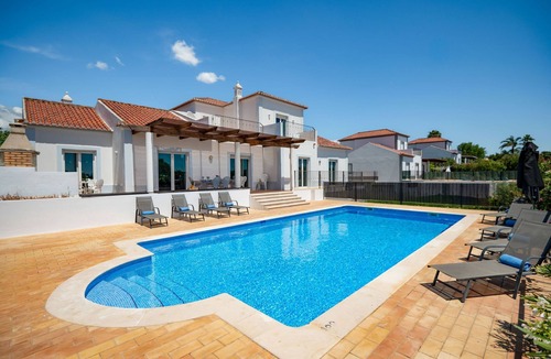 Olhao Villa | Villa Nina with 4 bedrooms and 4 bathrooms