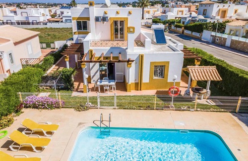 Castelo Villa | Villa Ninos - Three Bedroom Villa, Sleeps 6