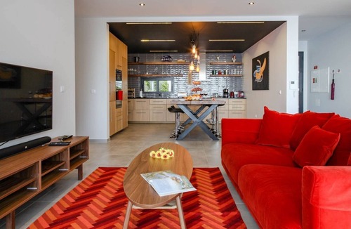 Arco da Calheta House | Villa Rubydom - Three Bedroom House, Sleeps 6