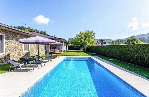Venade Villa | Villa Ruiva - Three Bedroom Villa, Sleeps 6