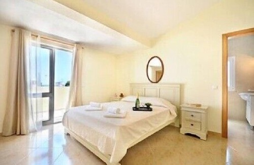 Areias de Sao Joao Villa | Villa Teresa, Beautiful Spacious 6 Bedroom Villa, Private Pool, Albufeira Town
