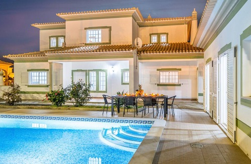 Albufeira Villa | Villa with Saltwater Swimming Pool