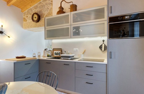 Soajo House | Vinha Da Touça T1 Holiday Home with Mountain View, Wi-Fi and Air Conditioning