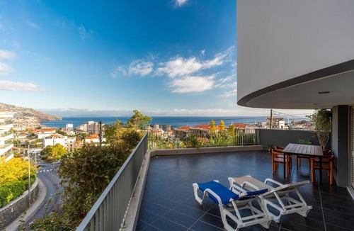 Sao Martinho Apartment | Virtudes Ocean view with pool by Holiday Rental Madeira