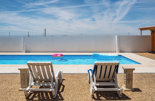 Angeiras Apartment | Wake up with the Sea Breeze- House with pool AP2
