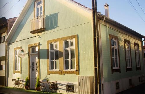 Espinho Bed & Breakfast | Watermark Surf House