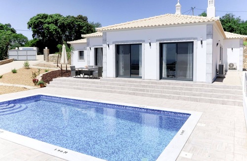 Estoi House | Wonderful private villa for 6 people with A/C, private pool, WIFI, TV and terrace