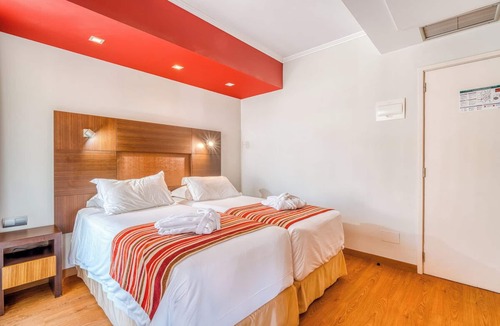 Sao Martinho Hotel | Your Relaxing Getaway Awaits! Swimming Pool, Free Parking, Prime Location!