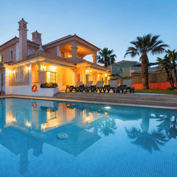 Holiday home w/heatable pool & BBQ