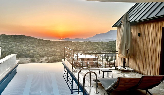 2 bedroom villa with private pool and great views in Kas