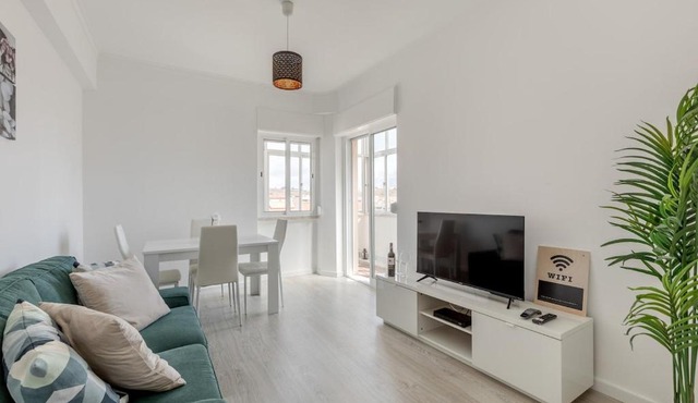 2bedroom apt in Reboleira free public parking