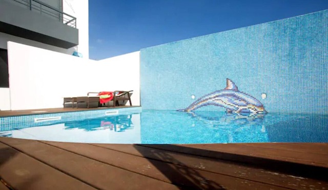 2Stay - A2 Local Accommodation with swimming pool