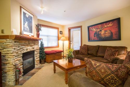 3306 - One Bedroom Den Deluxe Powderhorn Lodge condo in Solitude