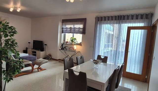 4-room apartment with swimming pool 300 meters from the beach