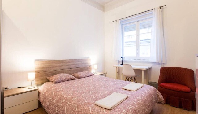 5-Bedroom Apartment in the City Center, Rato