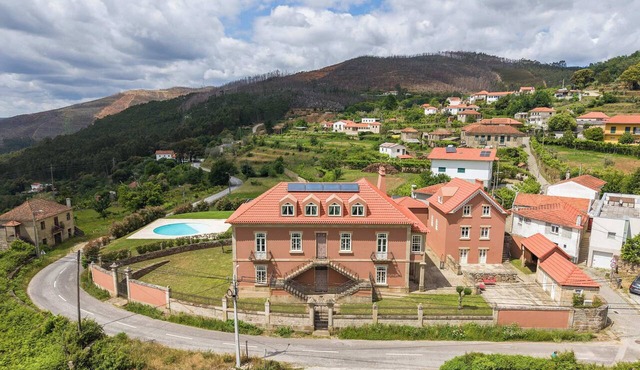 8 Rooms in Noronha Lima Hotel by HostWise