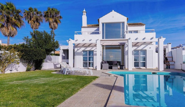 A Villa Panorama, Praia da Galé