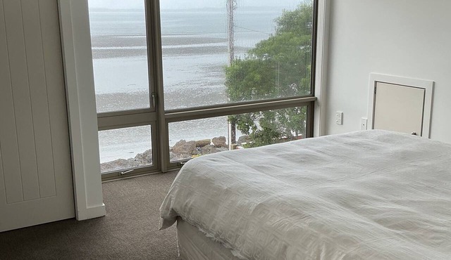 Absolute beachfront in Waiwera in Waiwera