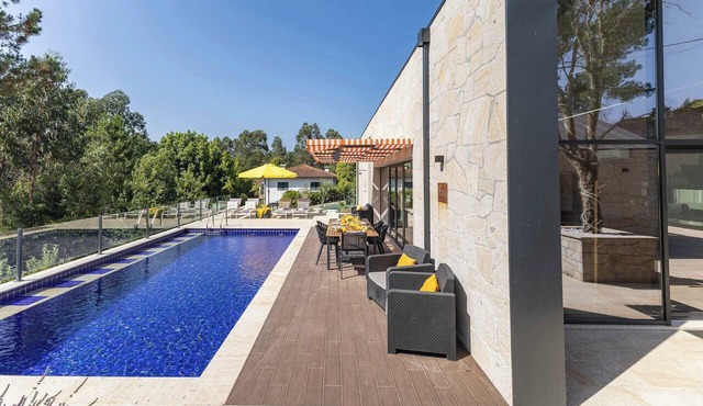 Agra Country House with Pool by Portugal Active