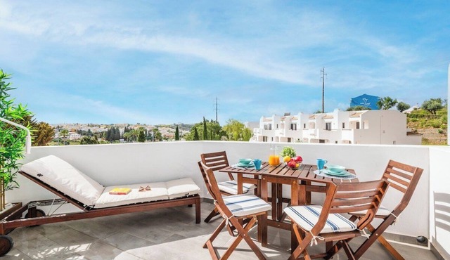 Albufeira Club: 2BR Prime Holidays Retreat