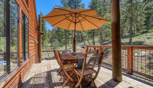 Alpine Meadows Escape by Tahoe Getaways - Sunny and Quiet w Ski Shuttle in Alpine Meadows