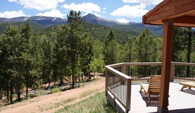 Altitude with Attitude-Awesome Mountain Cabin in Divide