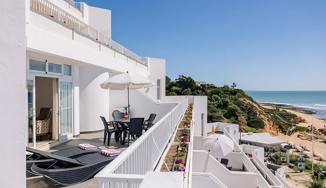Always a Great Idea To Unwind! 4 Fully-furnished Suites with Balcony, Sea View!