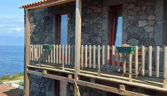 Amazing Quadruple Room with Sea View in Sao Roque do Pico