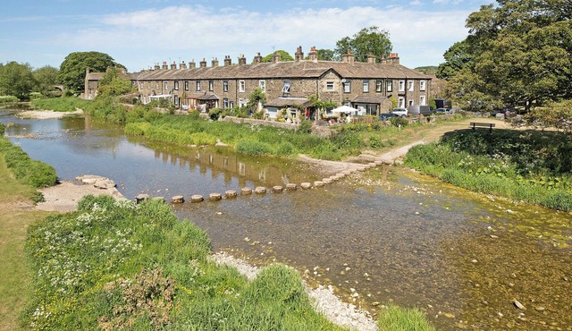 An immaculately presented, 2 bedroom property with river views. in Gargrave