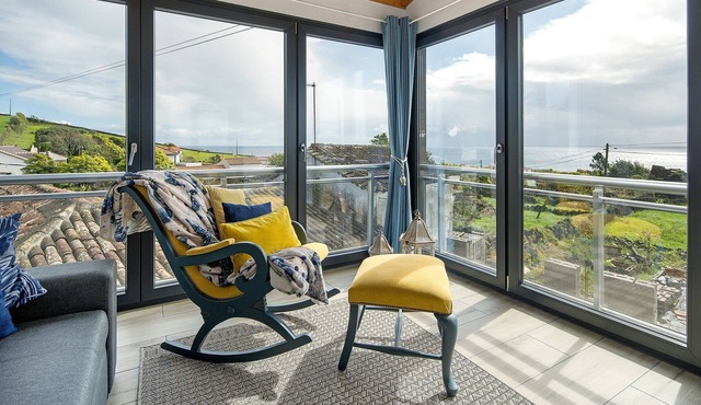 Apartment 'Cantinho Da Maresia' with Sea View, Wi-Fi and Air Conditioning
