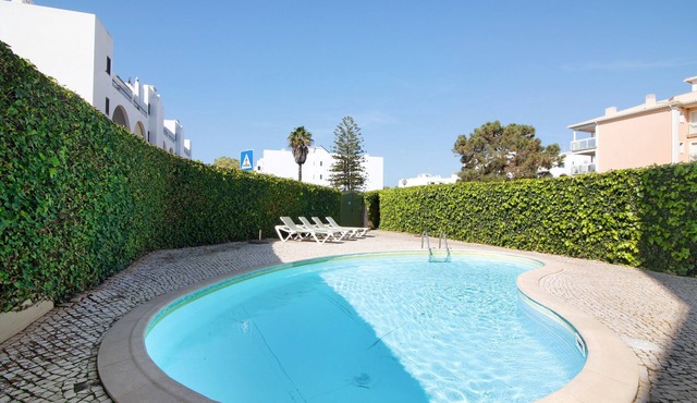 Apartment 'Casa Dos Salgados' with Shared Pool, Wi-Fi and Air Conditioning