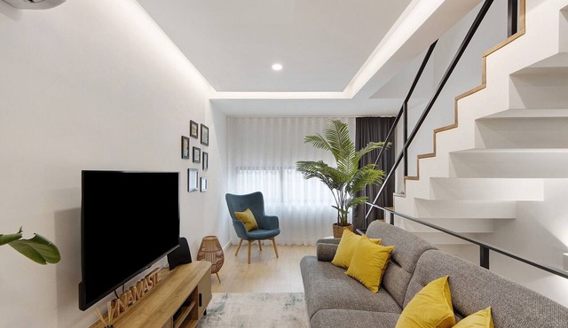 Apartment 'Casa Ponte Dos Namorados' with Balcony, Wi-Fi and Air Conditioning