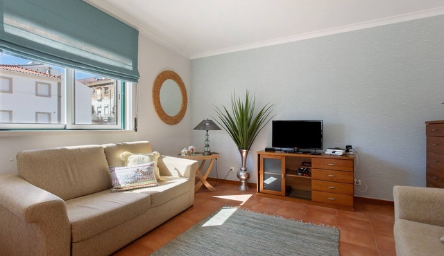 Apartment 'Nazaré Mar 2' with Balcony and Wi-Fi