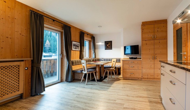 Apartment "Stoffelapartments - Martina" with Mountain View, Shared Terrace & Wi-Fi in Wolkenstein