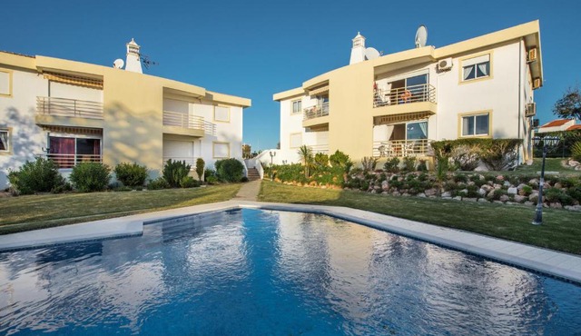 Apt Galé Garden AA by Algarve Villa Holidays