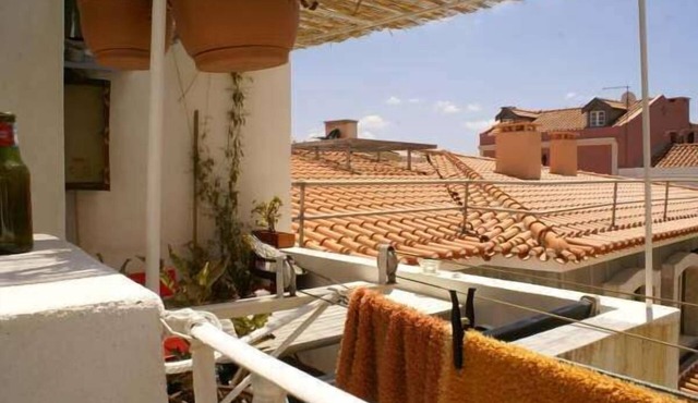 Authentic Lisbon Stay in Alfama in Lisboa