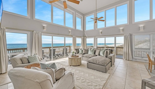 Beachfront with Shuffleboard and Bikes in Miramar Beach