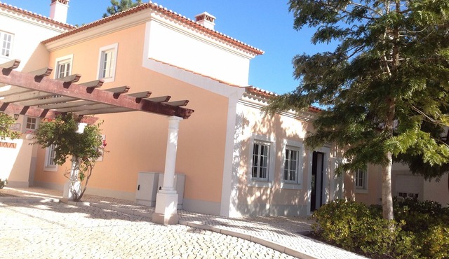 BEAUTIFUL 3 BED VILLA - PRAIA D’EL REY *NOW TAKING BOOKINGS FOR 2026*